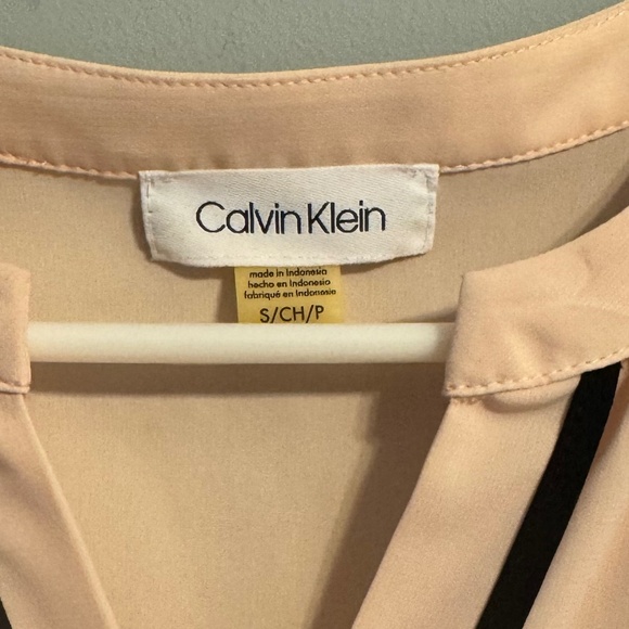 Calvin Klein Blush Sleeveless Blouse - Size Small - Picture 5 of 5